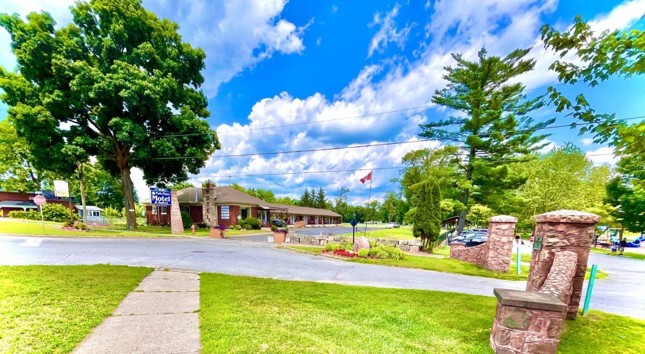 Park Place Motel & Suites Tweed Экстерьер фото