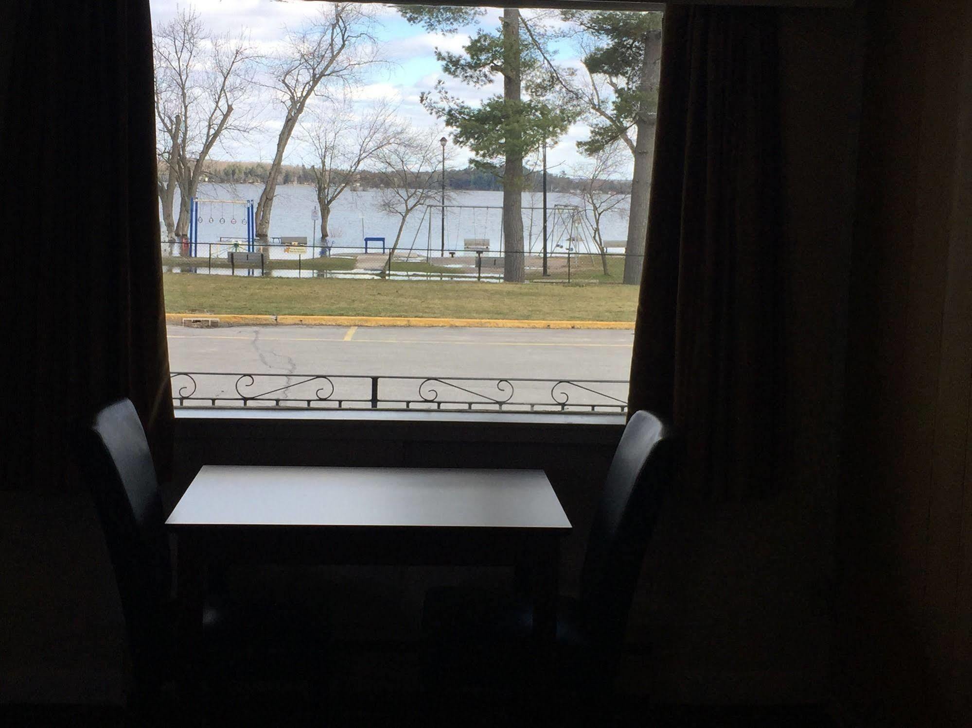 Park Place Motel & Suites Tweed Экстерьер фото