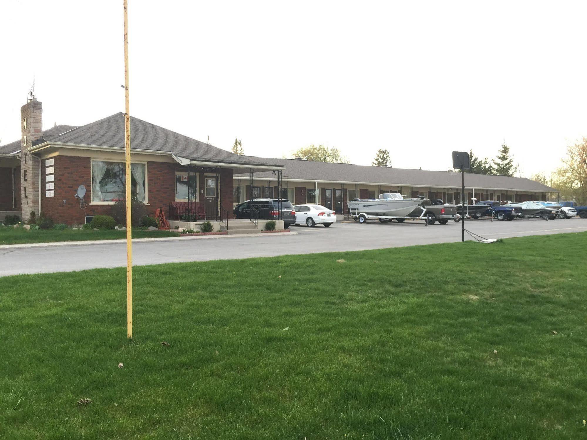Park Place Motel & Suites Tweed Экстерьер фото